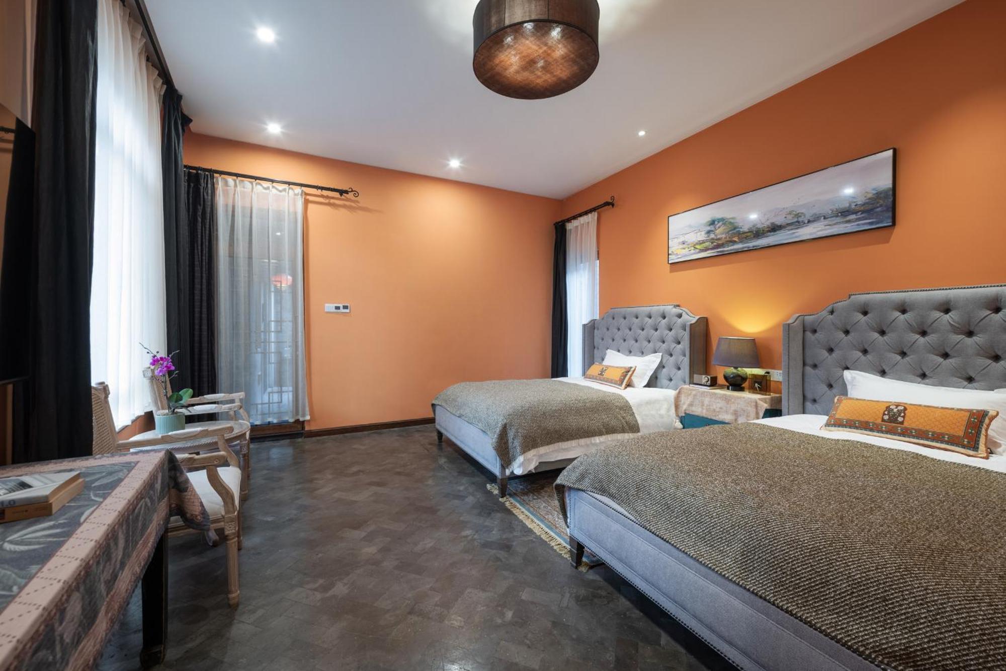 Hotel Cote Cour Deductive Beijing - Quadrangle Close To Tiananmen Square & Forbidden City & Nanluoguxiang, Walk To Wangfujing, English Speaking, Free Wifi, Free Laundry, Free Wonton & Noodles With Tour Ticket Service, Free Selfies With Ancient Costum ภายนอก รูปภาพ
