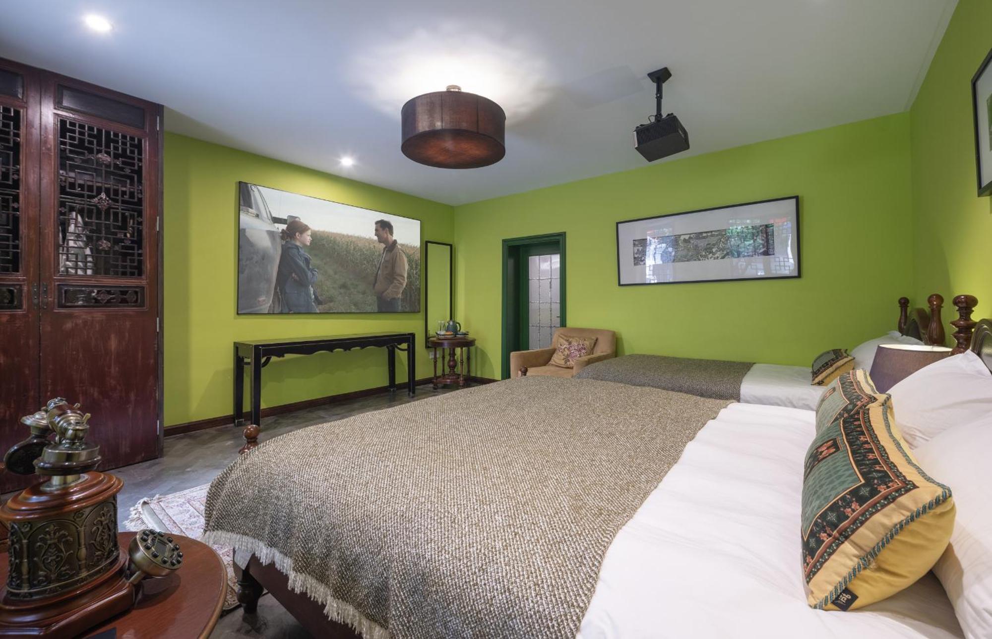 Hotel Cote Cour Deductive Beijing - Quadrangle Close To Tiananmen Square & Forbidden City & Nanluoguxiang, Walk To Wangfujing, English Speaking, Free Wifi, Free Laundry, Free Wonton & Noodles With Tour Ticket Service, Free Selfies With Ancient Costum ภายนอก รูปภาพ