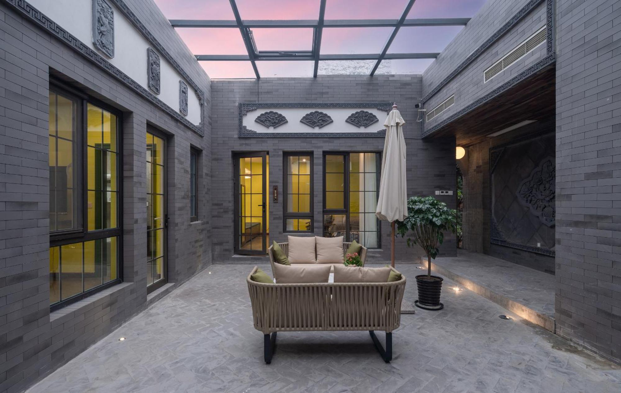 Hotel Cote Cour Deductive Beijing - Quadrangle Close To Tiananmen Square & Forbidden City & Nanluoguxiang, Walk To Wangfujing, English Speaking, Free Wifi, Free Laundry, Free Wonton & Noodles With Tour Ticket Service, Free Selfies With Ancient Costum ภายนอก รูปภาพ