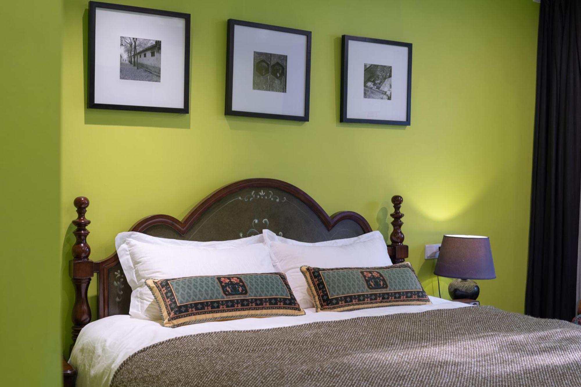 Hotel Cote Cour Deductive Beijing - Quadrangle Close To Tiananmen Square & Forbidden City & Nanluoguxiang, Walk To Wangfujing, English Speaking, Free Wifi, Free Laundry, Free Wonton & Noodles With Tour Ticket Service, Free Selfies With Ancient Costum ภายนอก รูปภาพ